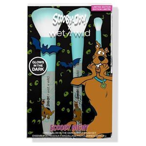New in Box Wet n Wild Scooby Night 3 -Piece Glow in the Dark Makeup Brushes